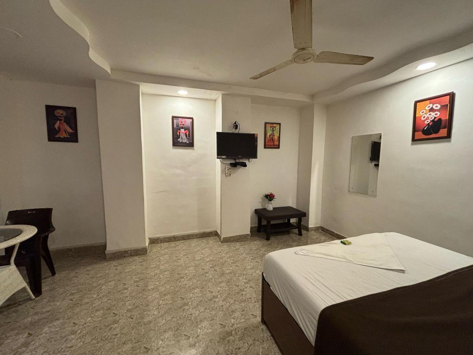 Rockdale Hotel & Resort Mira-Bhayandar ภายนอก รูปภาพ