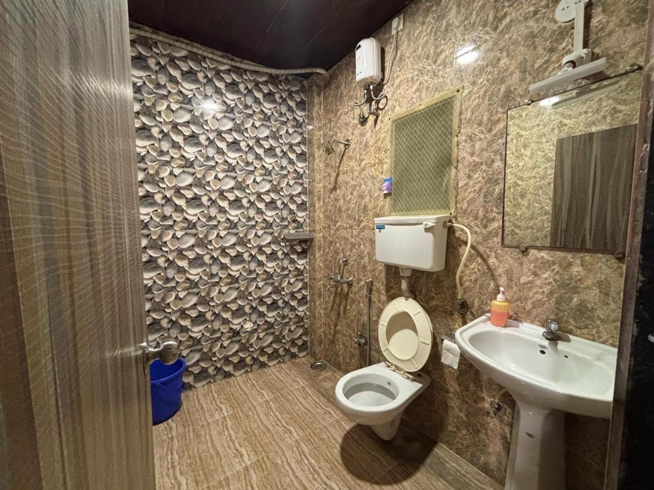 Rockdale Hotel & Resort Mira-Bhayandar ภายนอก รูปภาพ