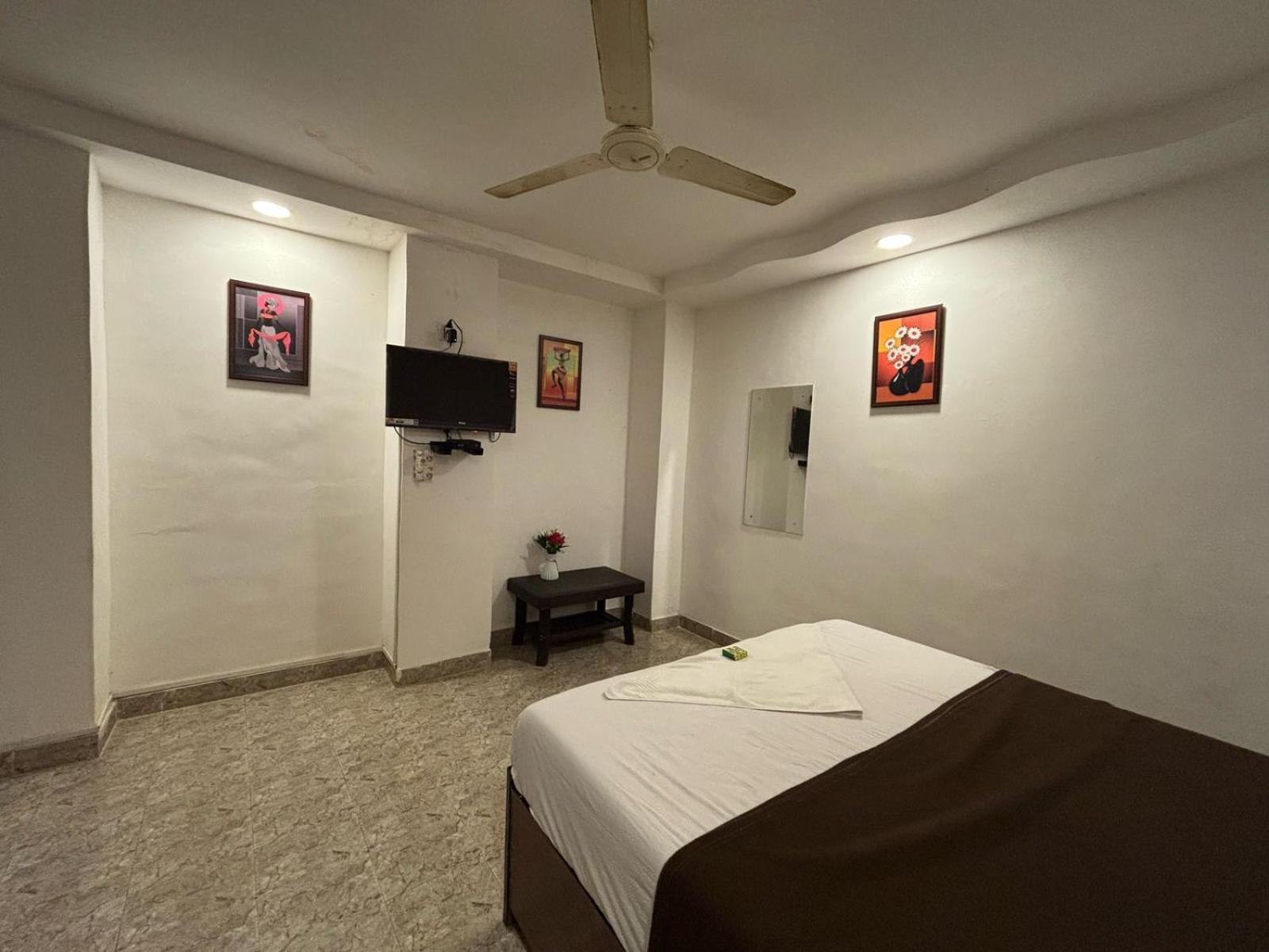 Rockdale Hotel & Resort Mira-Bhayandar ภายนอก รูปภาพ